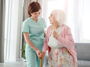 גורמים ודרכי סיוע למניעת נפילות של קשישים | נוה שלו